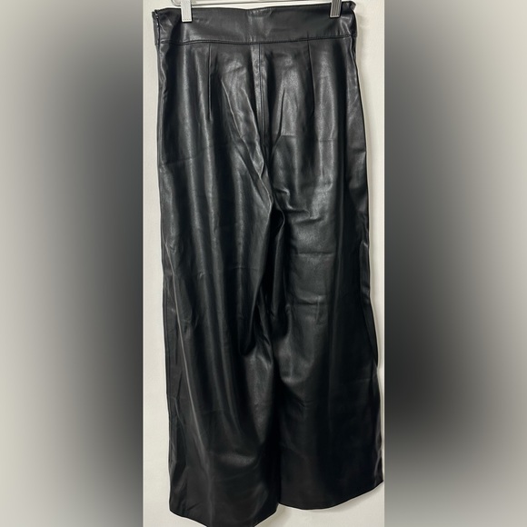 NEW-ZARA- vegan leather wide leg capri pants - Picture 4 of 8